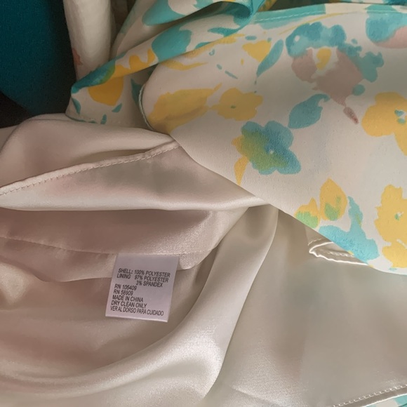 TAHARI FLORAL DRESS WITH REMOVABLE STRAPS - Picture 10 of 11